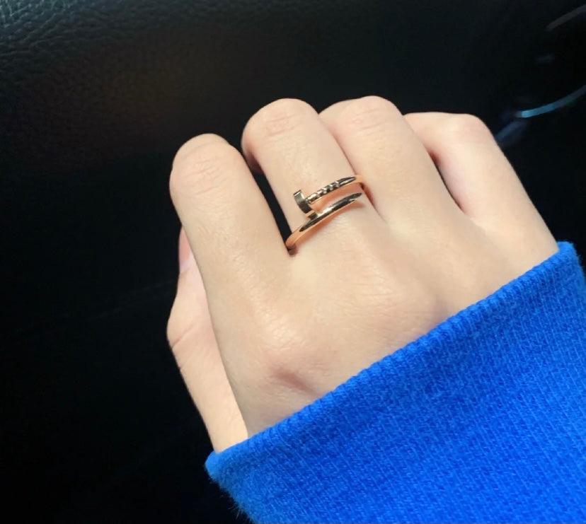 Juste Un Clou Ring